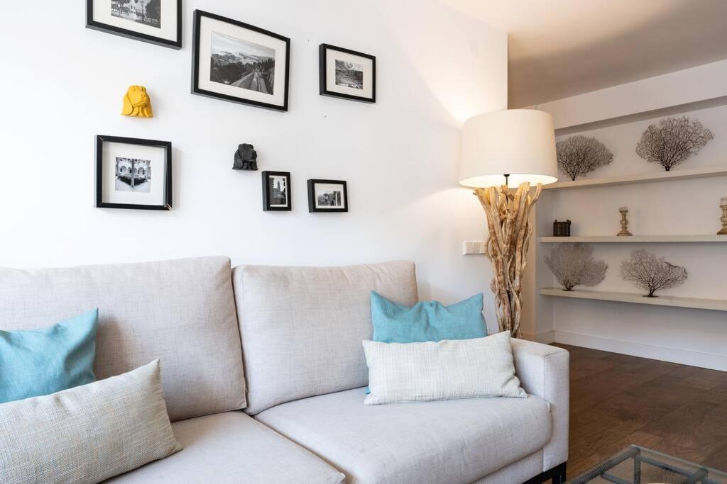 Super Central Malaga Flat With Terrace And Free Parking Exteriör bild
