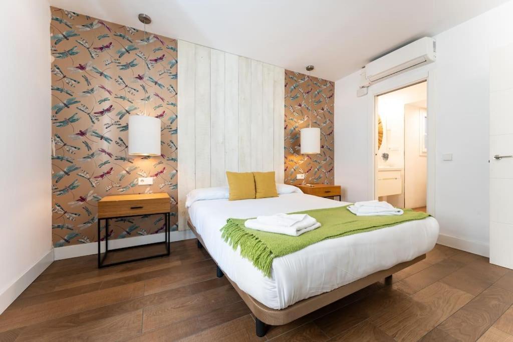 Super Central Malaga Flat With Terrace And Free Parking Exteriör bild
