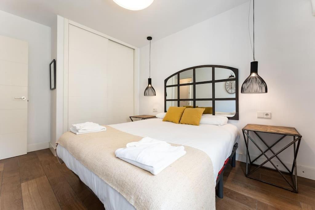 Super Central Malaga Flat With Terrace And Free Parking Exteriör bild