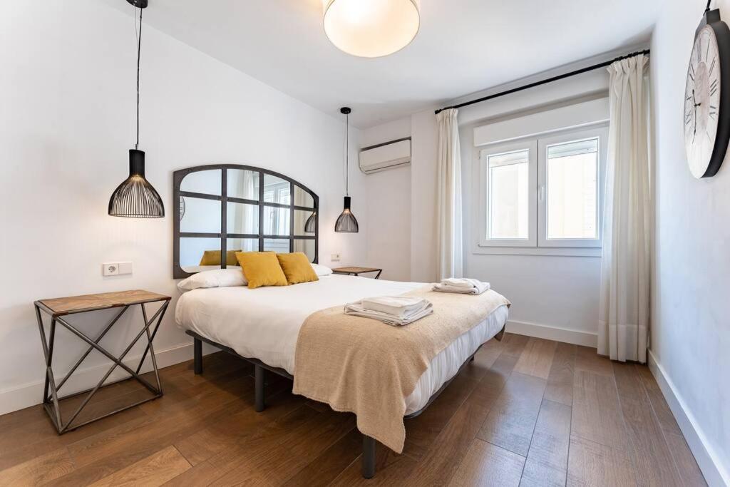 Super Central Malaga Flat With Terrace And Free Parking Exteriör bild