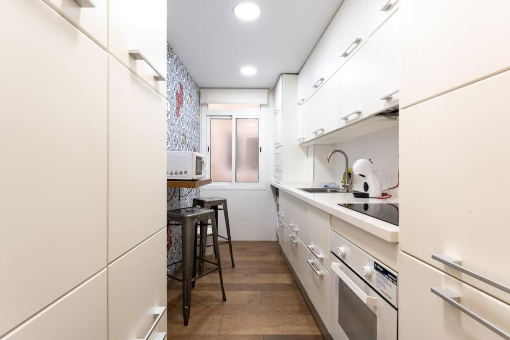 Super Central Malaga Flat With Terrace And Free Parking Exteriör bild