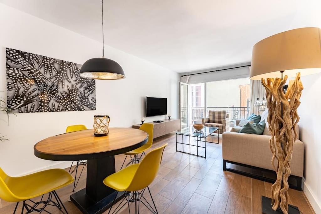 Super Central Malaga Flat With Terrace And Free Parking Exteriör bild